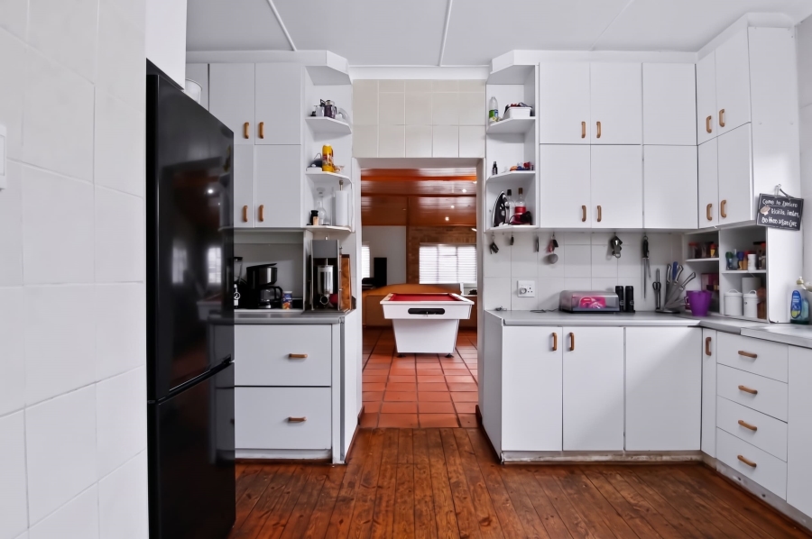4 Bedroom Property for Sale in Oakdale Western Cape